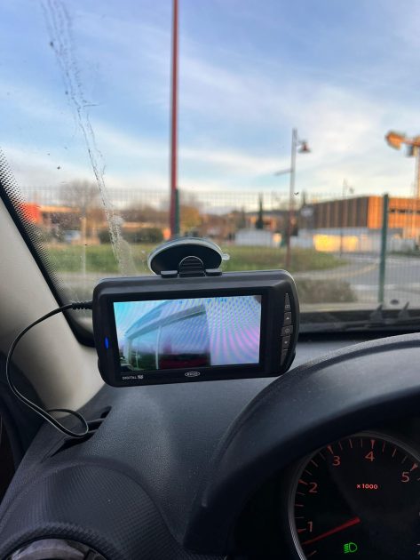 DACIA DUSTER  2010 1.6 16v 105CV / Distribution Neuve / CT OK 