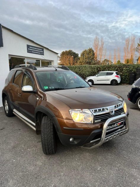 DACIA DUSTER  2010 1.6 16v 105CV / Distribution Neuve / CT OK 
