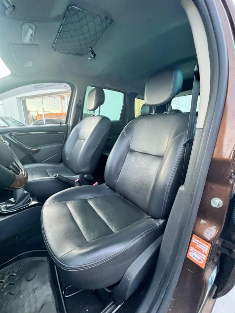 DACIA DUSTER  2010 1.6 16v 105CV / Distribution Neuve / CT OK 