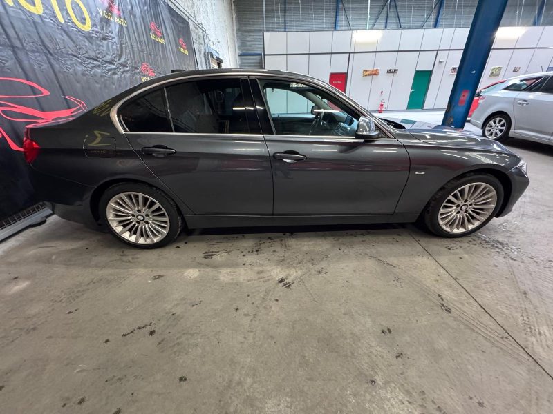 B.M.W. SERIE 3 F30 2.0 320d 184CH LUXURY