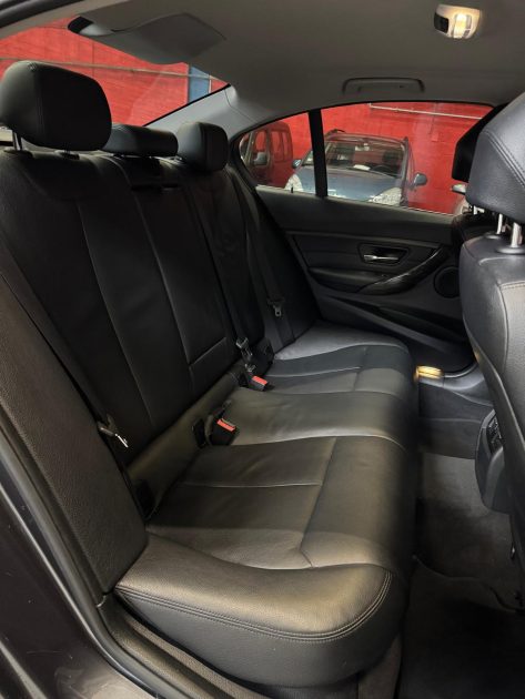 B.M.W. SERIE 3 F30 2.0 320d 184CH LUXURY