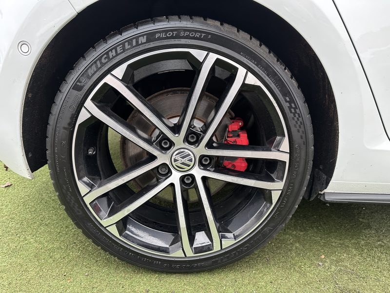 VOLKSWAGEN GOLF 2014