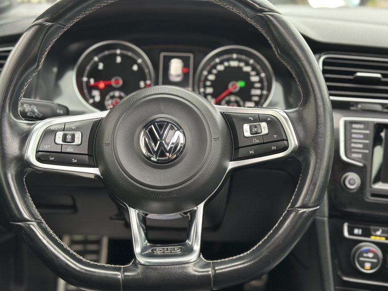 VOLKSWAGEN GOLF 2014