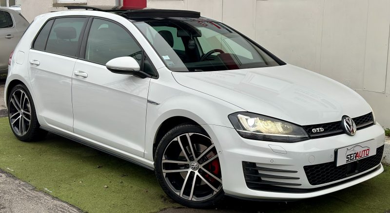 VOLKSWAGEN GOLF 2014