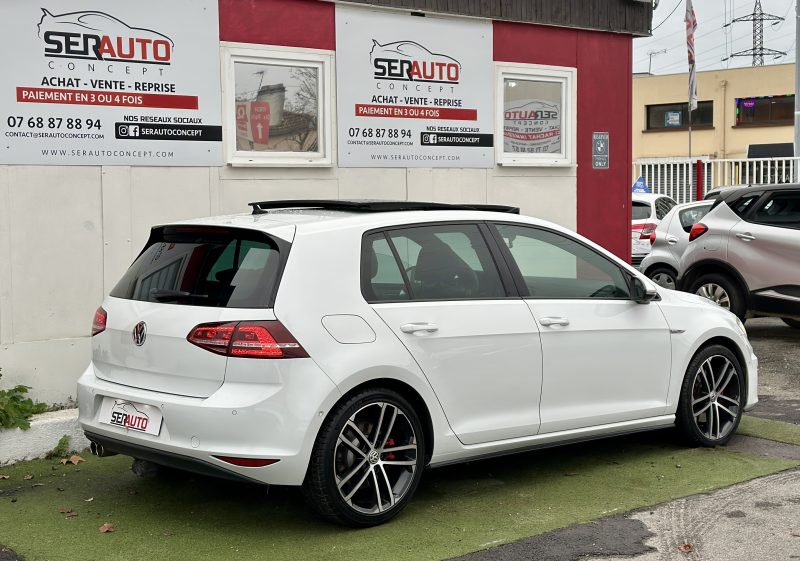 VOLKSWAGEN GOLF 2014