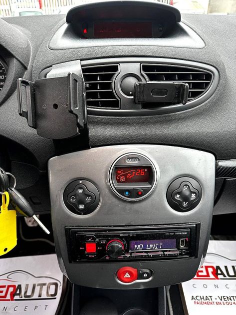 RENAULT CLIO III  2.0 16V 200CV RS SPORT - *** REMISE - A PRIX COUTANT !! ***