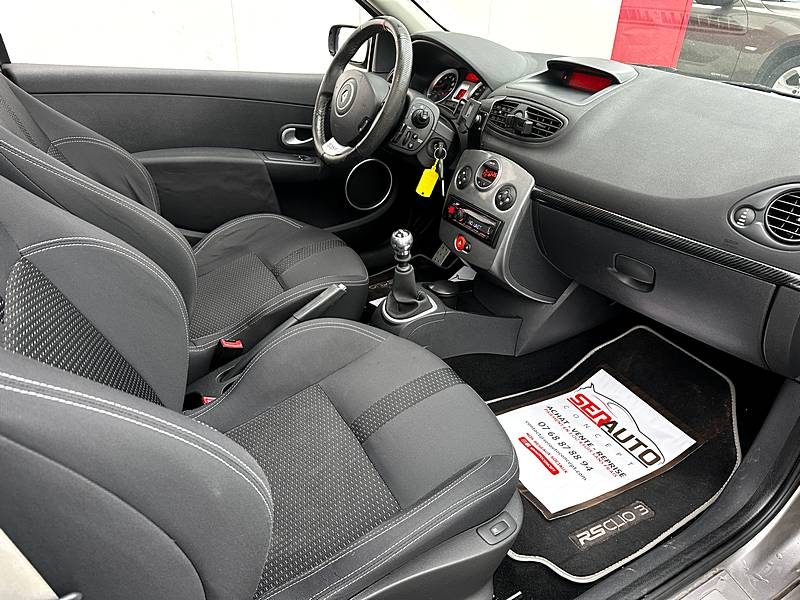 RENAULT CLIO III  2.0 16V 200CV RS SPORT - *** REMISE - A PRIX COUTANT !! ***