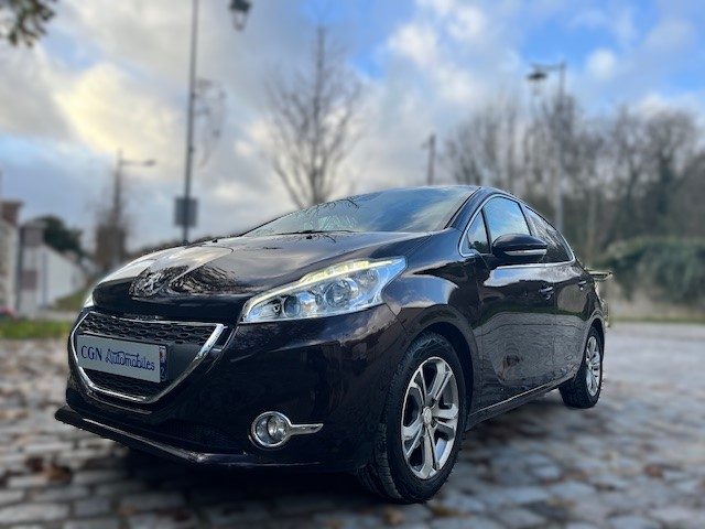 PEUGEOT 208 feline gps / toit pano  2012