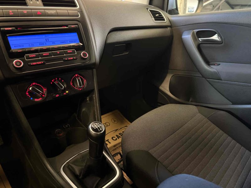 VOLKSWAGEN POLO 2010