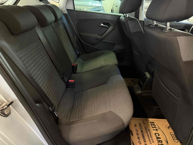 VOLKSWAGEN POLO 2010