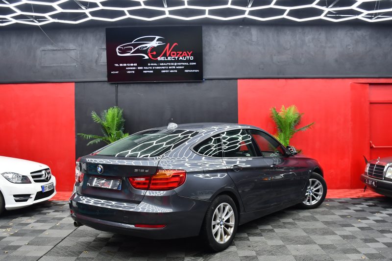 B.M.W. SERIE 3 2015