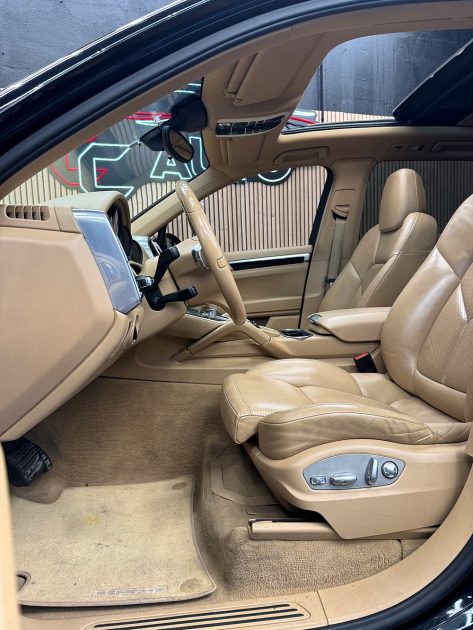 PORSCHE CAYENNE 2012