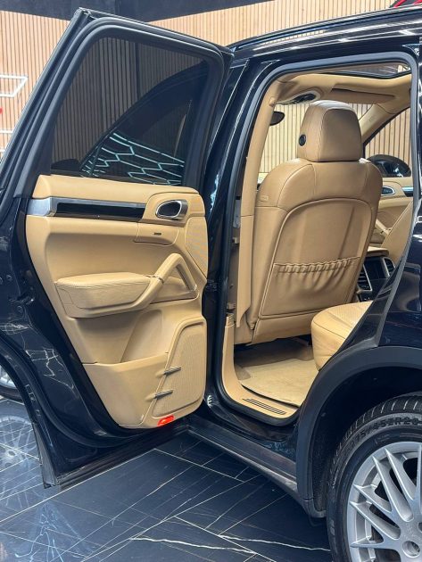 PORSCHE CAYENNE 2012