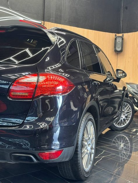 PORSCHE CAYENNE 2012