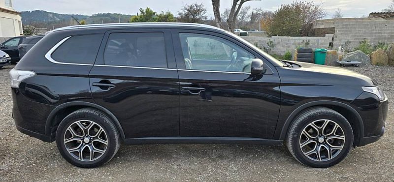 MITSUBISHI OUTLANDER 2.2 DI-D 4WD INSTYLE – 7 PLACES