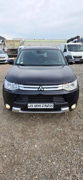 MITSUBISHI OUTLANDER 2.2 DI-D 4WD INSTYLE – 7 PLACES