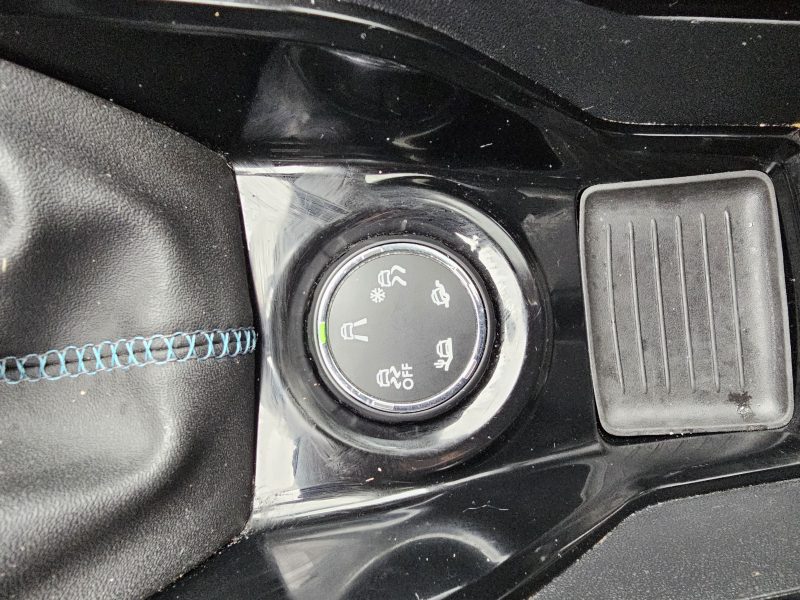 PEUGEOT 2008 1,5 HDI 100 CH BVM6 CROSSWAY FULL