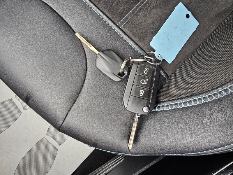 PEUGEOT 2008 1,5 HDI 100 CH BVM6 CROSSWAY FULL