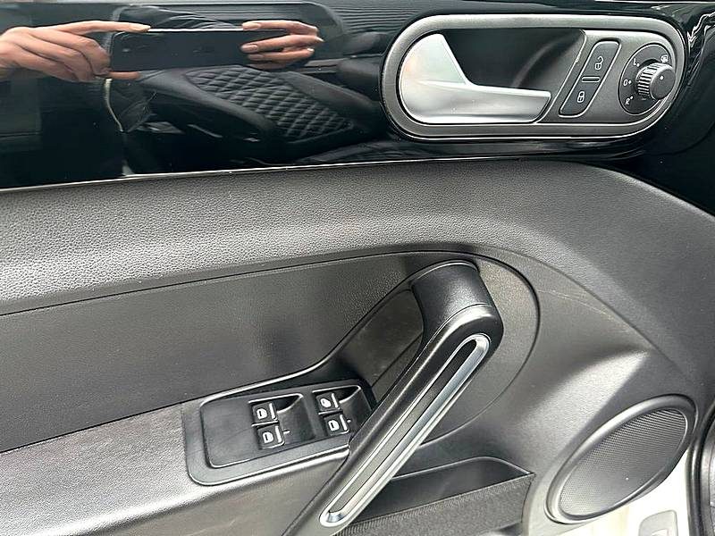 VOLKSWAGEN Coccinelle CABRIOLET 1.4 TSI 160 Exclusive COUTURE*GPS*CUIR*XENON*