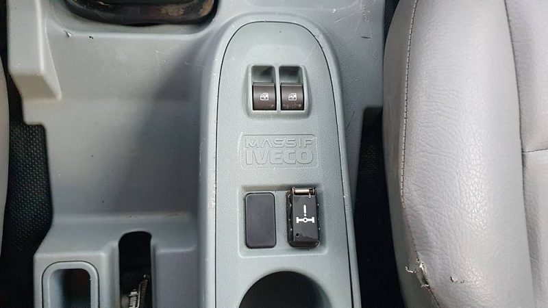 IVECO MASSIF 3.0 HPT 176 ch 25S18 Station Wagon CHASSIS-CABINE