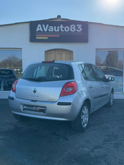 RENAULT  CLIO Dynamique 2006 1.6 16v 88cv