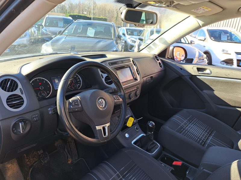 VOLKSWAGEN TIGUAN 2016