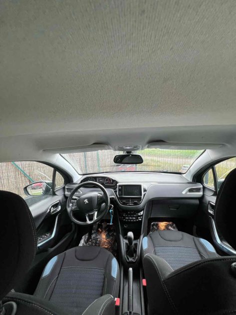 Peugeot 208 EHDI 92 ALLURE 