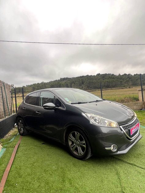 Peugeot 208 EHDI 92 ALLURE 