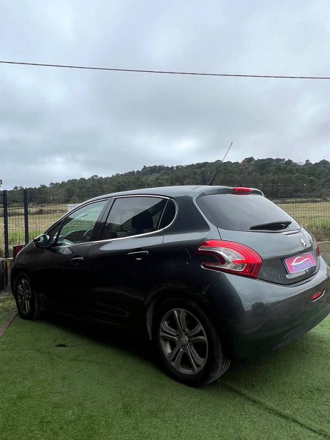 Peugeot 208 EHDI 92 ALLURE 