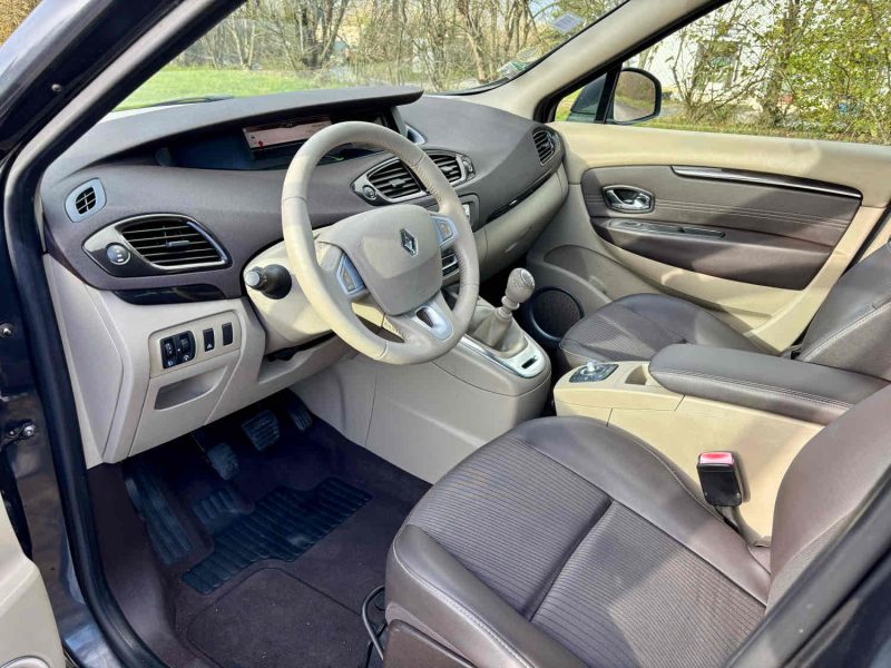 RENAULT MEGANE SCENIC 2012