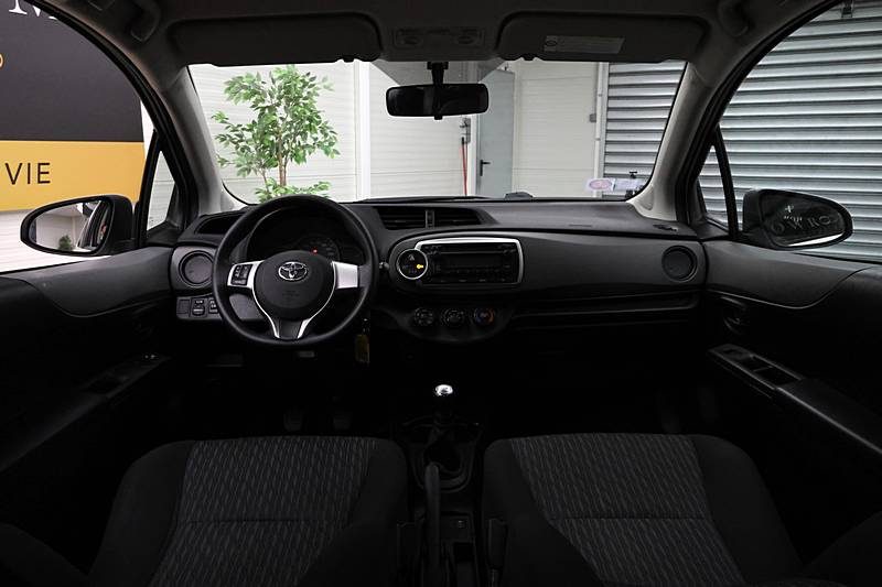 TOYOTA YARIS 2012