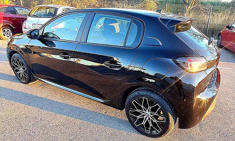 PEUGEOT 208 2019
