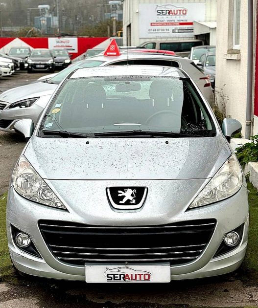 PEUGEOT 207 2010