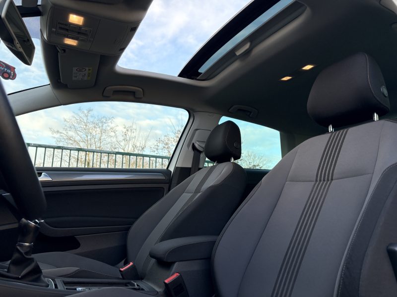 VOLKSWAGEN GOLF 2016