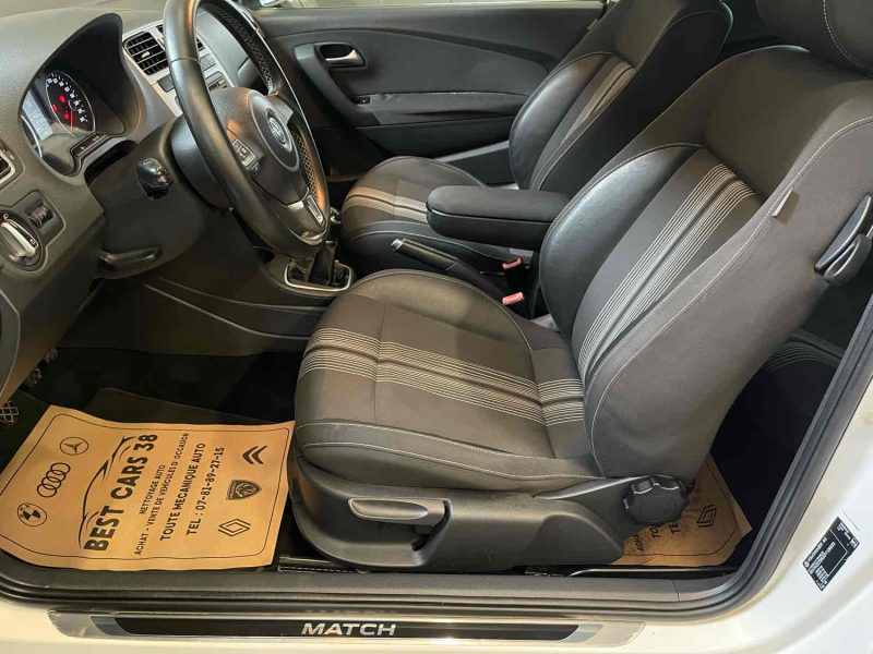 VOLKSWAGEN POLO 2012