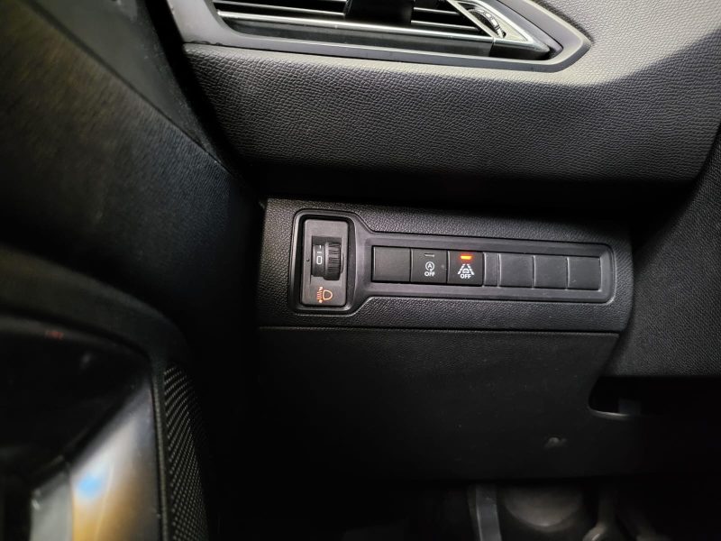 PEUGEOT 308 1.2 THP 130CV ALLURE / TOIT PANORAMIQUE +1ER MAIN + ENTRETIEN PEUGEOT COMPLET / /