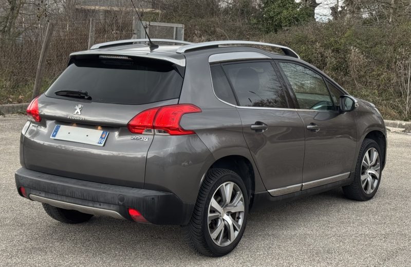 PEUGEOT 2008 1,6 BlueHDI 120 Féline Titane Grip Control