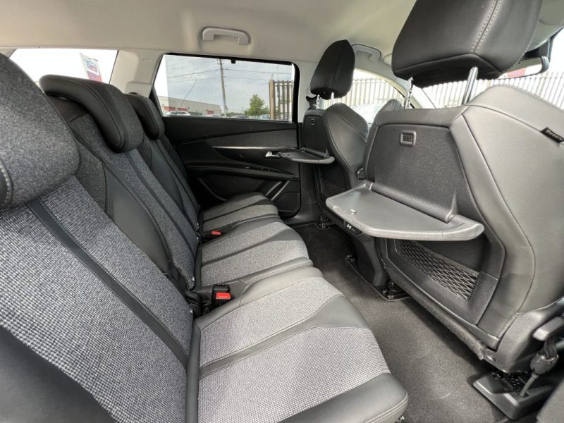 PEUGEOT 5008 Allure 130ch BVA 12/2020