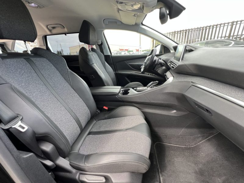 PEUGEOT 5008 Allure 130ch BVA 12/2020