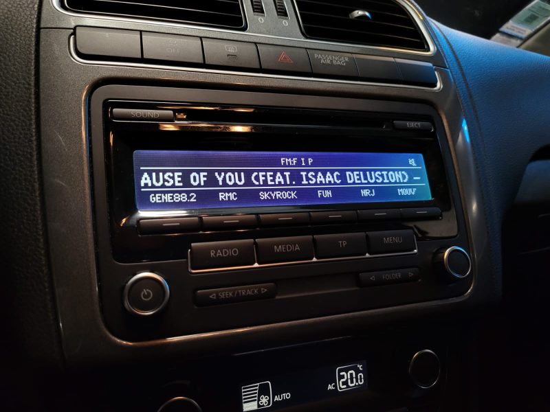 VOLKSWAGEN POLO V 1.6 TDI 105cv BVM5 HIGHLINE / DISTRIBUTION OK / JANTES 17 SPORTLINE / RADAR RECUL