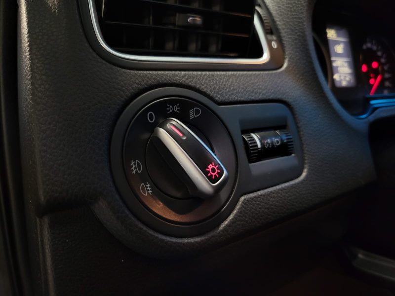 VOLKSWAGEN POLO V 1.6 TDI 105cv BVM5 HIGHLINE / DISTRIBUTION OK / JANTES 17 SPORTLINE / RADAR RECUL