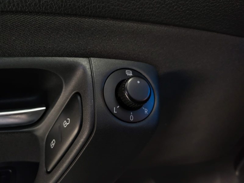 VOLKSWAGEN POLO V 1.6 TDI 105cv BVM5 HIGHLINE / DISTRIBUTION OK / JANTES 17 SPORTLINE / RADAR RECUL