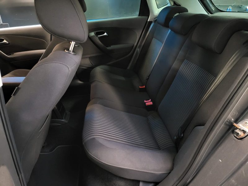 VOLKSWAGEN POLO V 1.6 TDI 105cv BVM5 HIGHLINE / DISTRIBUTION OK / JANTES 17 SPORTLINE / RADAR RECUL