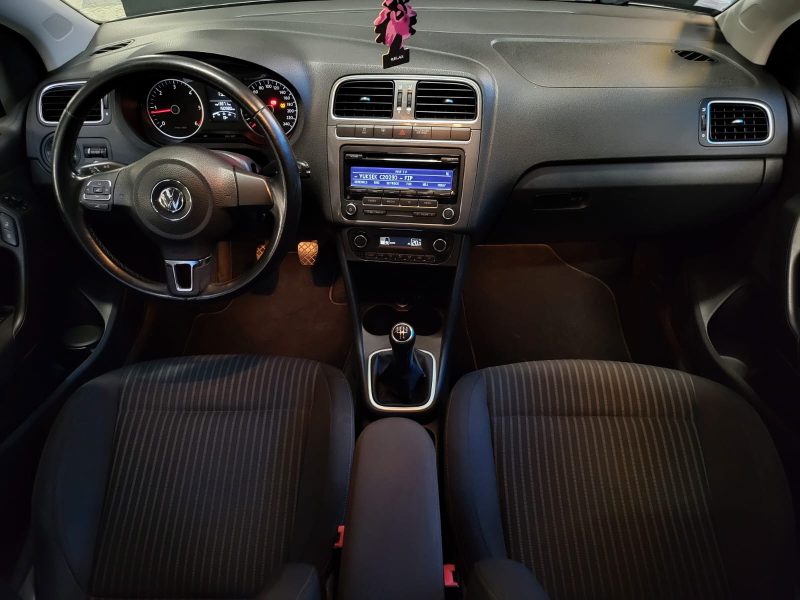 VOLKSWAGEN POLO V 1.6 TDI 105cv BVM5 HIGHLINE / DISTRIBUTION OK / JANTES 17 SPORTLINE / RADAR RECUL