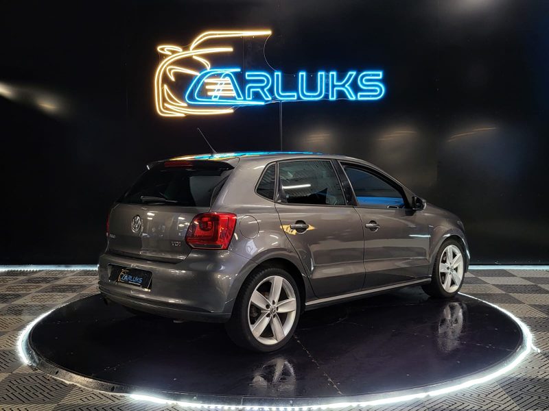 VOLKSWAGEN POLO V 1.6 TDI 105cv BVM5 HIGHLINE / DISTRIBUTION OK / JANTES 17 SPORTLINE / RADAR RECUL