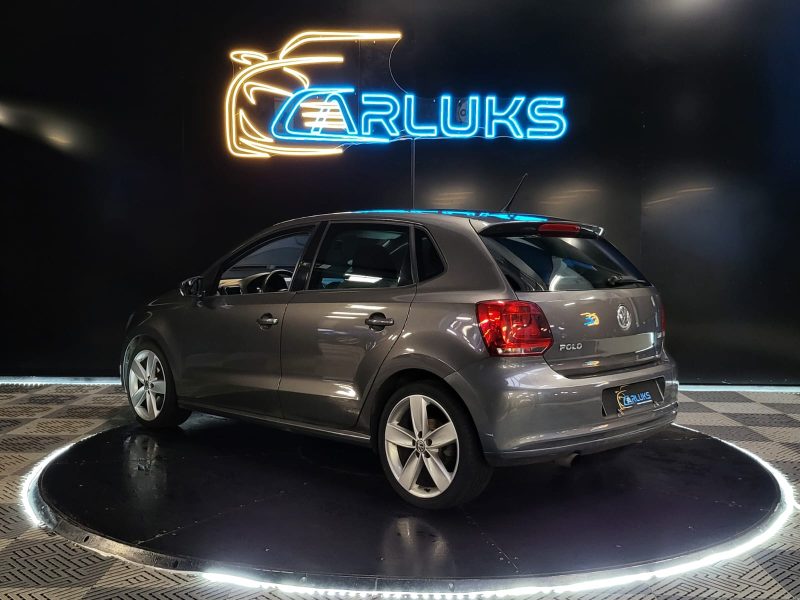 VOLKSWAGEN POLO V 1.6 TDI 105cv BVM5 HIGHLINE / DISTRIBUTION OK / JANTES 17 SPORTLINE / RADAR RECUL