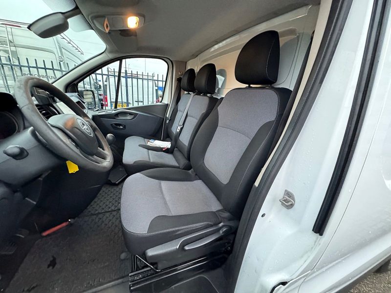 Opel Vivaro L2H1 1.6 CDTI 125 CH ECOFLEX PACK CLIM