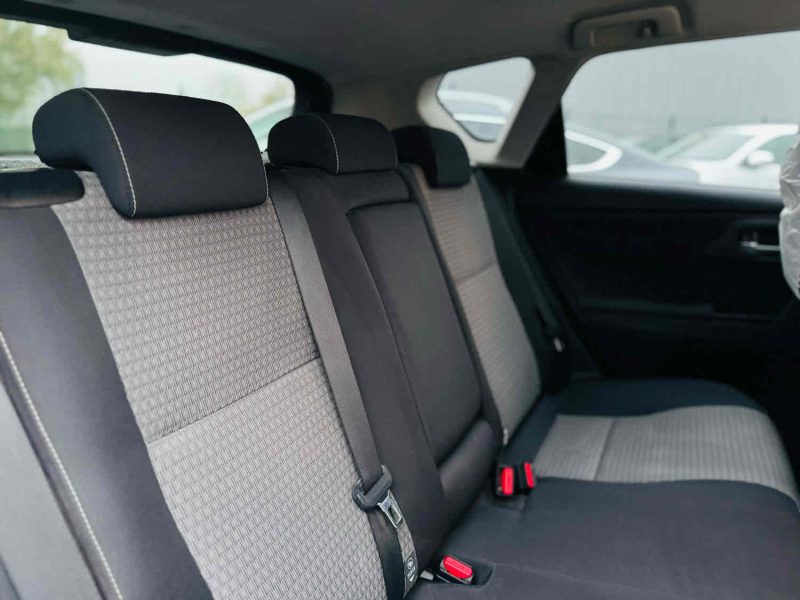 TOYOTA AURIS DYNAMIC BUSINESS 136H