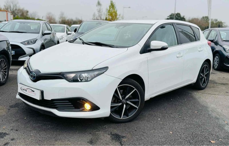 TOYOTA AURIS DYNAMIC BUSINESS 136H