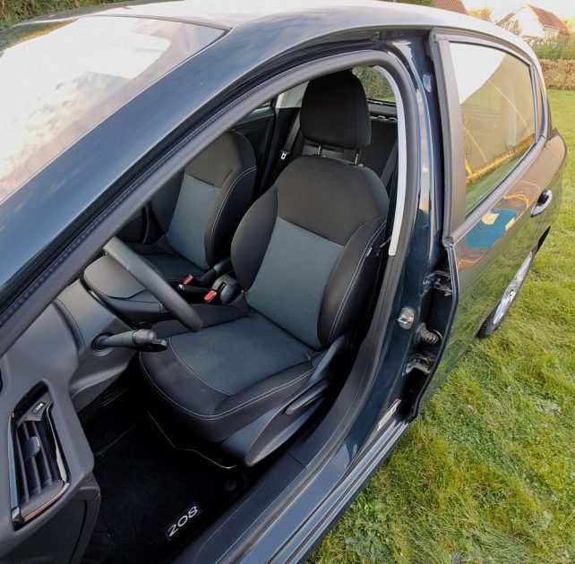 PEUGEOT 208 1.2 VTi "208 LIKE"